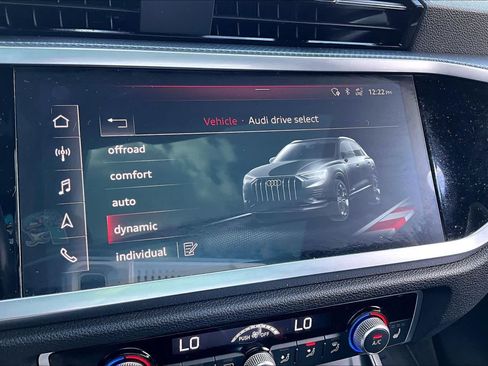 Used 2020 Audi Q3 2.0T Prestige AWD/4WD image 35
