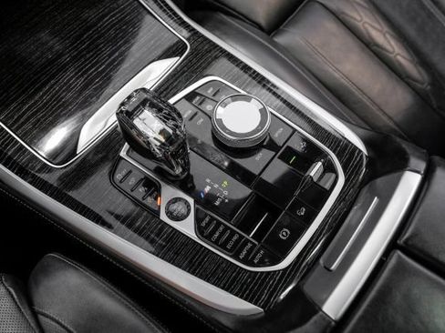 Used 2021 BMW X7 M50i w/ Dynamic Handling Package AWD/4WD image 33