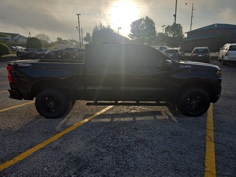 Used 2021 Chevrolet Silverado 1500 LT Trail Boss w/ Convenience Package II image 4