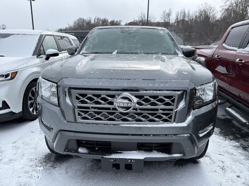 Used 2024 Nissan Frontier SV w/ SV Convenience Package image 3