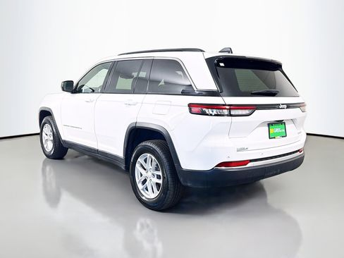 Used 2024 Jeep Grand Cherokee Laredo X image 7