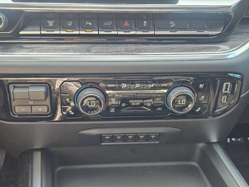 Used 2025 Chevrolet Silverado 2500 LTZ w/ LTZ Plus Package AWD/4WD image 34