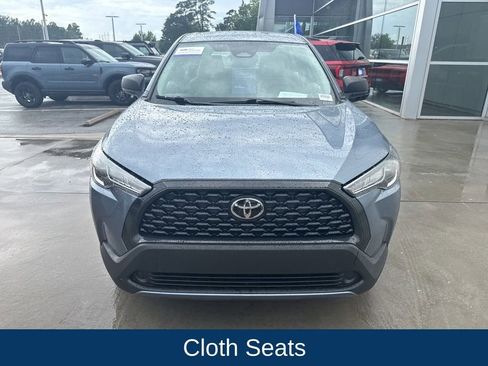 Used 2025 Toyota Corolla Cross L FWD image 2