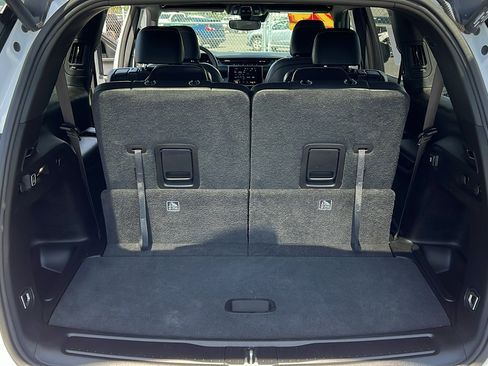 Used 2024 Jeep Grand Cherokee L Altitude image 11