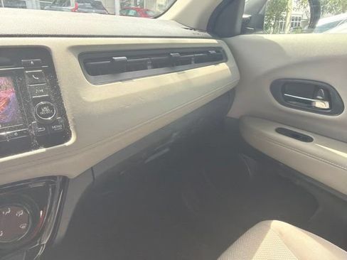 Used 2018 Honda HR-V LX image 18