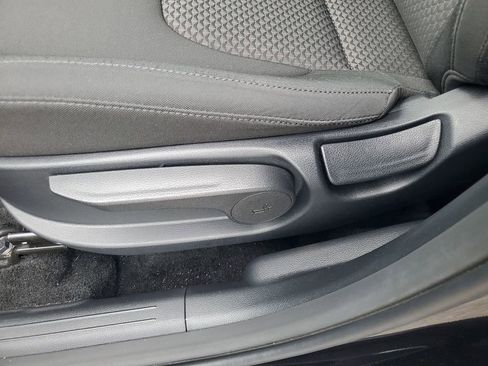 Used 2024 Kia Sportage LX image 7