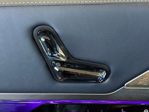 Used 2025 BMW 760i xDrive w/ Executive Package image 36