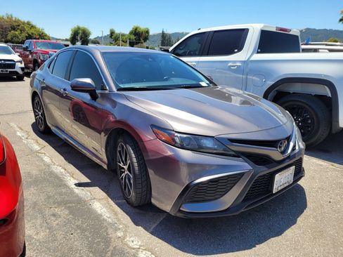 Used 2021 Toyota Camry SE FWD image 1
