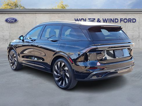 Used 2024 Lincoln Nautilus Reserve w/ Equipment Group 202A image 4