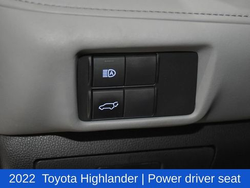 Used 2022 Toyota Highlander LE image 9