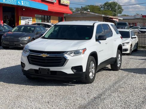 Used 2019 Chevrolet Traverse LS AWD/4WD image 3