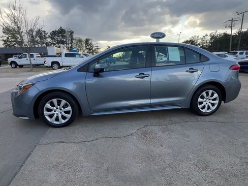 Used 2024 Toyota Corolla LE FWD image 3