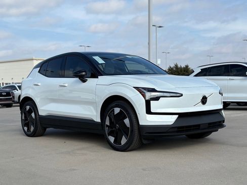New 2026 Volvo EX30 Plus image 3