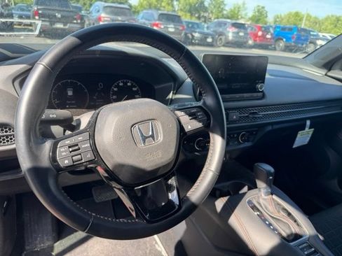 Used 2025 Honda HR-V Sport image 11
