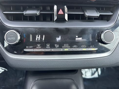 Used 2025 Toyota Corolla LE image 17