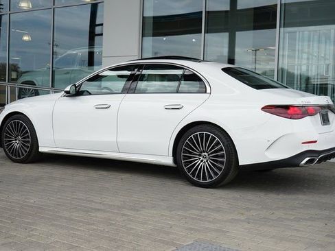 New 2026 Mercedes-Benz E 350 4MATIC Sedan image 6