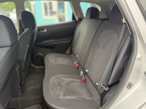 Used 2015 Nissan Rogue S AWD/4WD image 9
