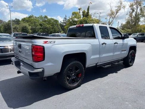 Used 2018 Chevrolet Silverado 1500 LT w/ Redline Edition AWD/4WD image 6