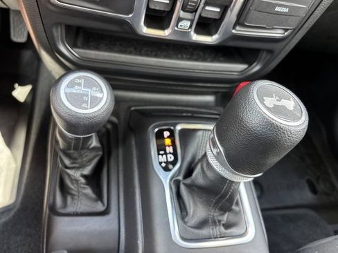 Used 2023 Jeep Wrangler Unlimited w/ Cold Weather Group AWD/4WD image 34