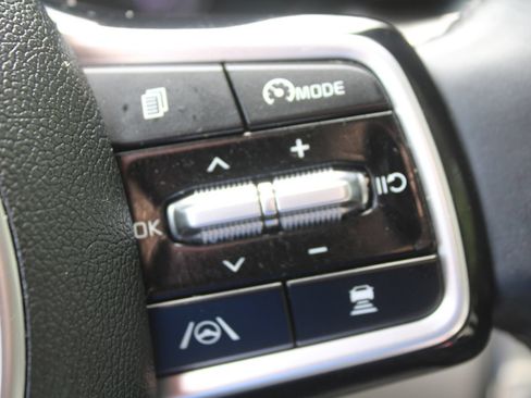 Certified 2022 Kia Sorento SX FWD image 32