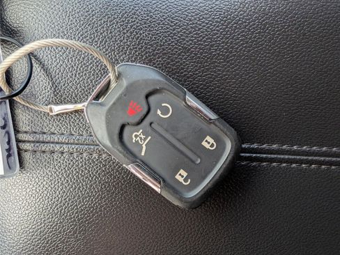 Used 2024 GMC Terrain SLT image 20