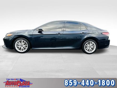 Used 2020 Toyota Camry XLE w/ Navigation Package image 13