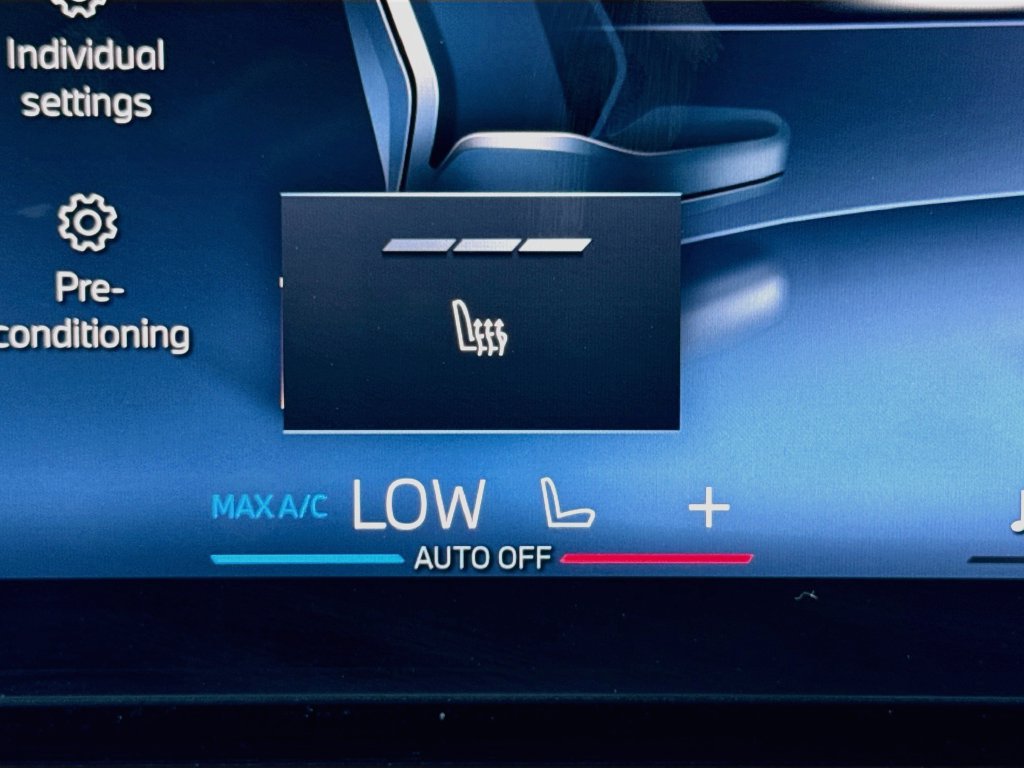 Used 2025 BMW X5 sDrive40i w/ M Sport Package RWD image 23