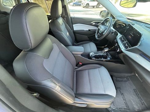 Used 2024 Chevrolet Trax LT image 24