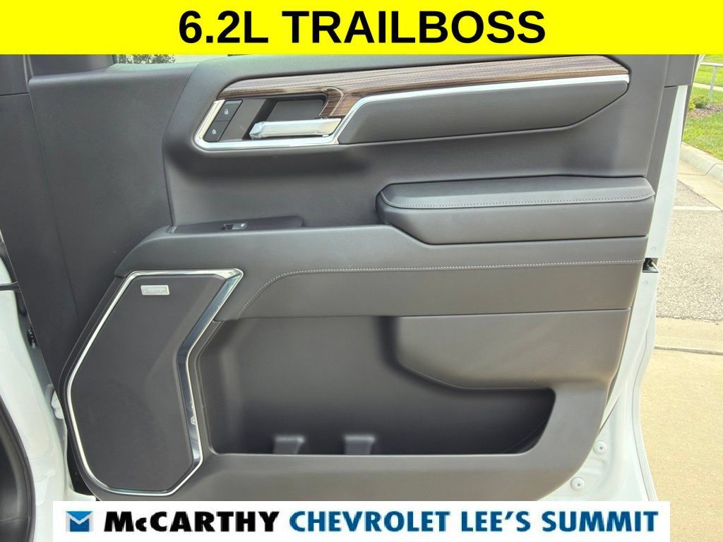 Used 2023 Chevrolet Silverado 1500 LT Trail Boss w/ Convenience Package II AWD/4WD image 26