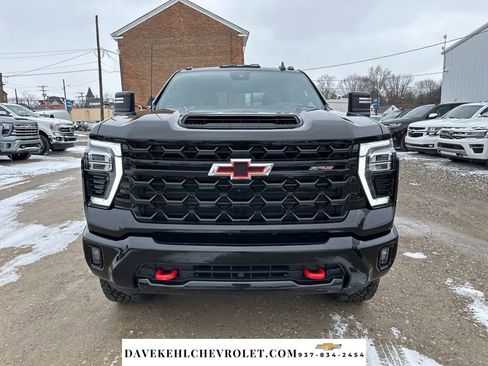 Used 2024 Chevrolet Silverado 2500 ZR2 w/ Technology Package image 8