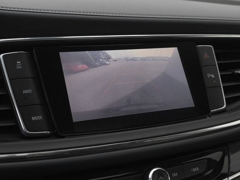 Used 2021 Buick Enclave Essence w/ Sound and Sites Package image 18