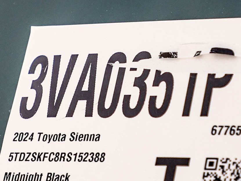 Used 2024 Toyota Sienna Limited AWD/4WD image 33