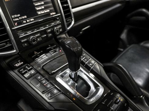 Used 2014 Porsche Cayenne Turbo S AWD/4WD image 28