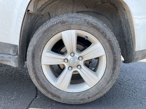 Used 2015 Jeep Compass Latitude image 10