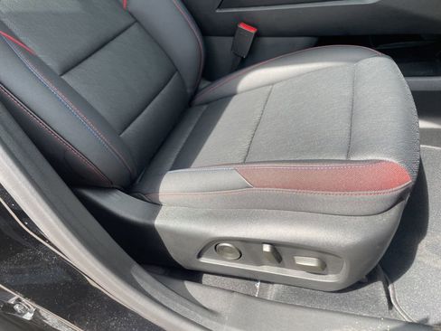 Used 2025 Chevrolet Equinox RS w/ Safety and Technology Package AWD/4WD image 20