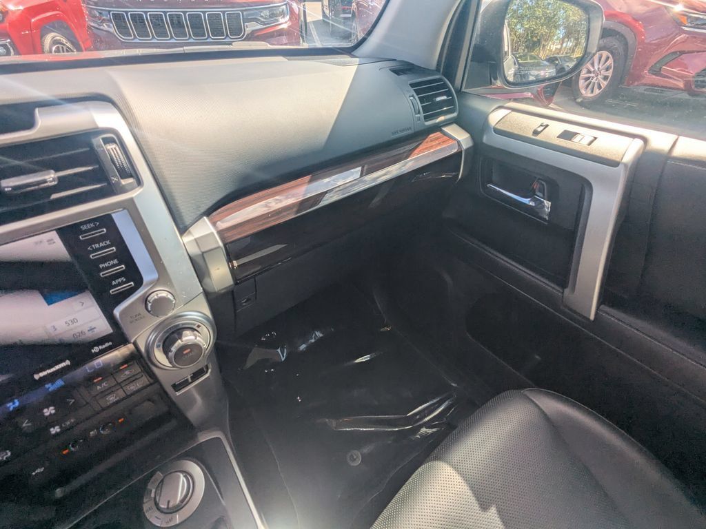 Used 2023 Toyota 4Runner Limited AWD/4WD image 4