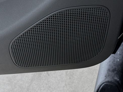 Used 2012 Nissan Frontier SL image 21