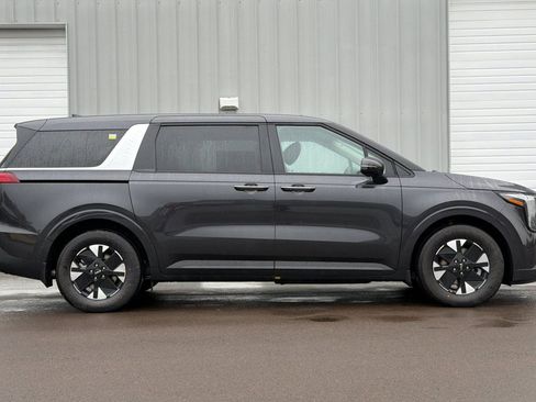 New 2026 Kia Carnival LXS image 4