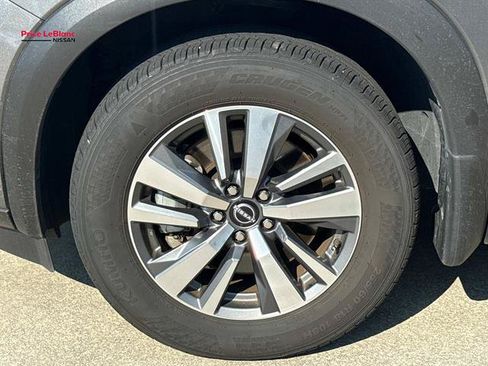 Certified 2025 Nissan Pathfinder SL FWD image 4