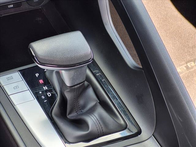 Used 2024 Hyundai Elantra SEL FWD image 12