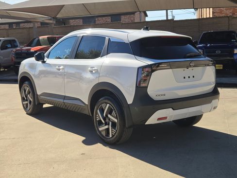 New 2026 Nissan Kicks SV w/ SV Premium Package FWD image 5