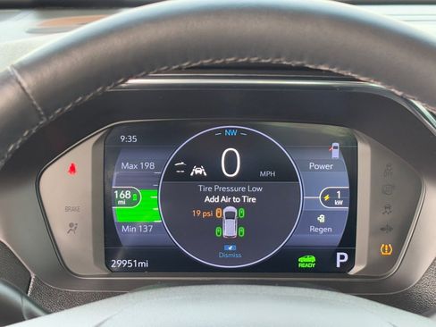 Used 2023 Chevrolet Bolt LT w/ Infotainment Package image 23