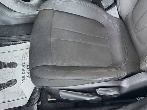 Used 2015 Chrysler 200 LX FWD image 18