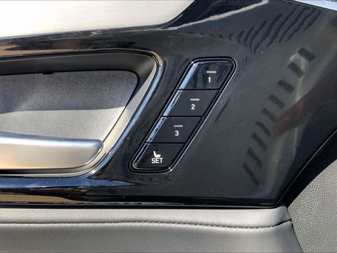 Used 2025 Acura MDX SH-AWD w/ Technology Package image 31