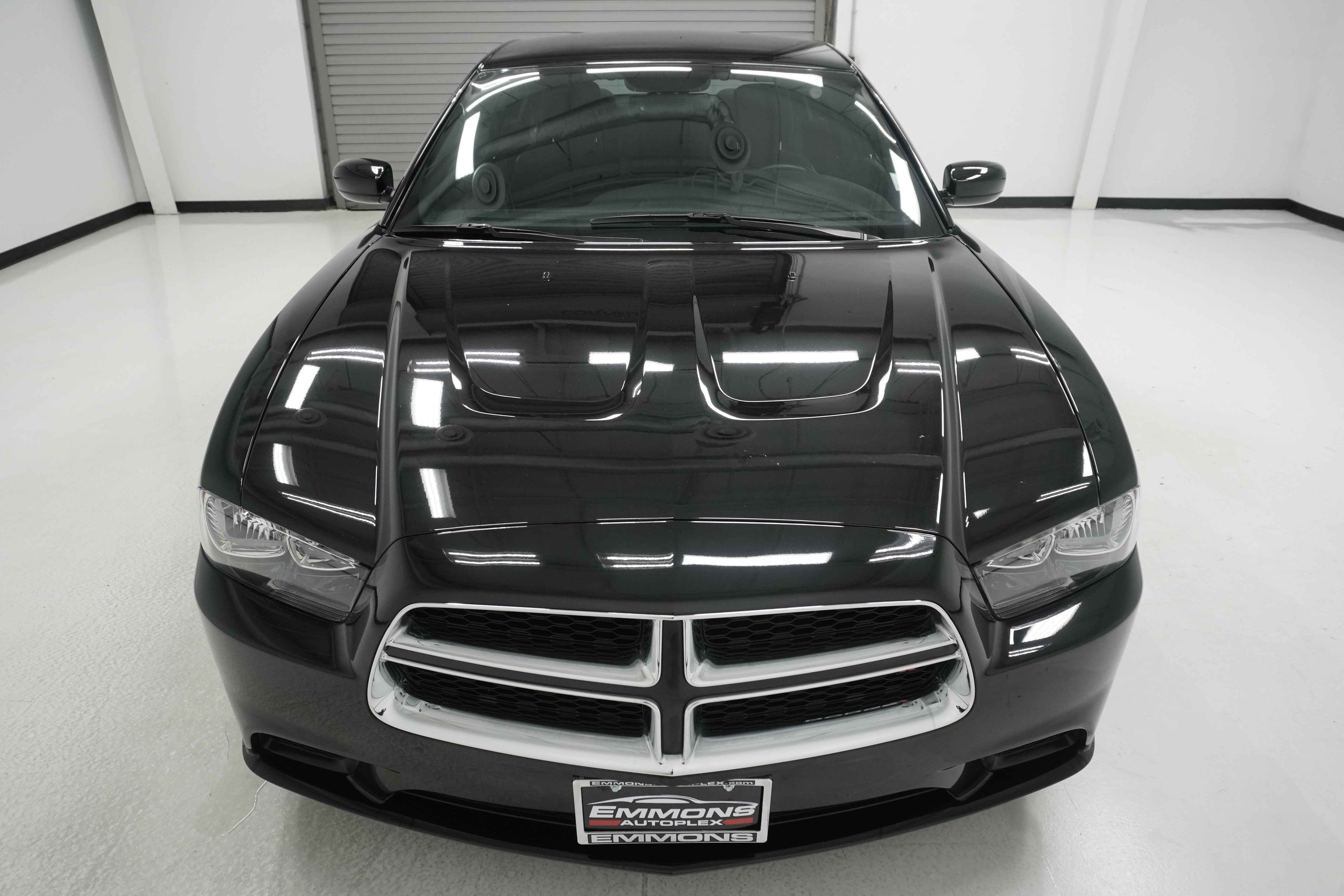 Used 2014 Dodge Charger SE w/ Connectivity Group RWD image 2