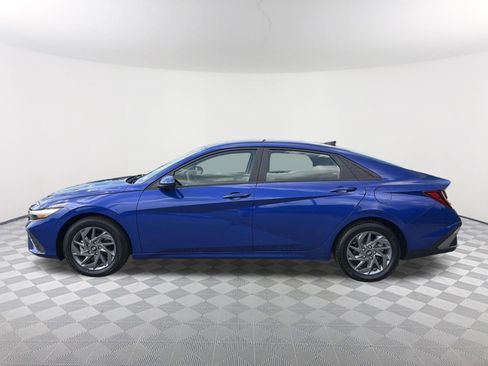 Used 2024 Hyundai Elantra SEL FWD image 15
