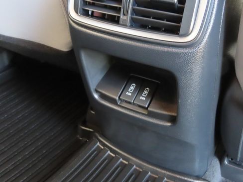 Used 2021 Honda CR-V Touring image 34