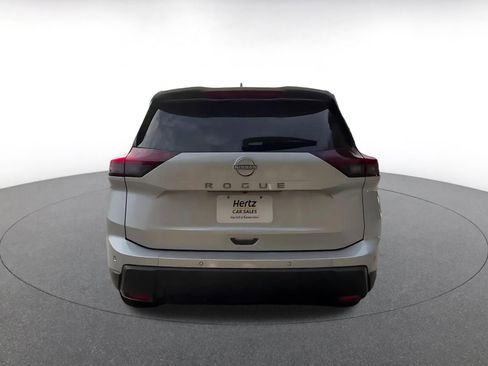 Used 2025 Nissan Rogue SV image 12