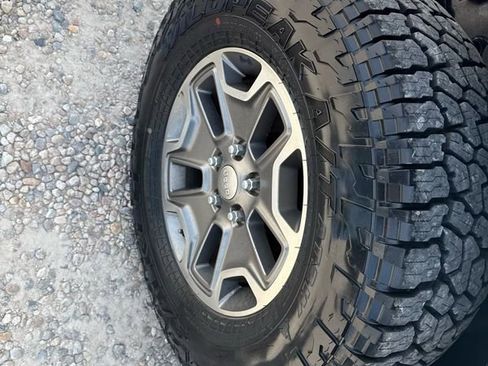 Used 2007 Jeep Wrangler Sahara w/ Dual Top Group image 26