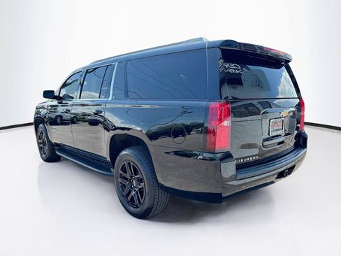 Used 2019 Chevrolet Suburban LT RWD image 3